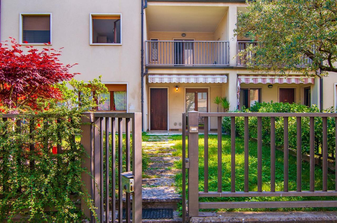 Verona - Familyoasi Free Parking And Garden Exterior photo